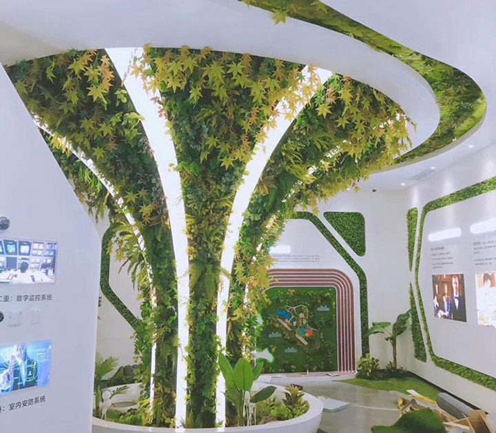 仿真植物裝飾的室內(nèi)柱子